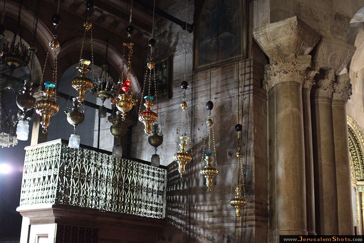 http://www.jerusalemshots.com/b/Jerusalem-Israel/Iglesia-de-la-Santa-Sepulcro-10.jpg