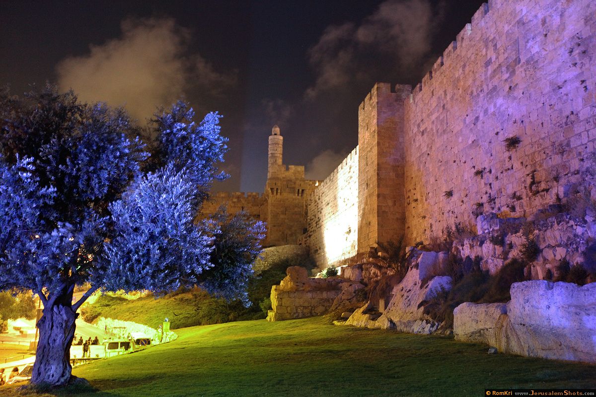 http://www.jerusalemshots.com/h/Jer5/Jerusalem-Lights-Festival-11.jpg