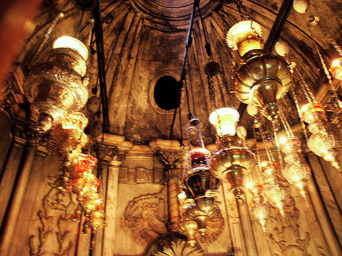  Lampadas (Oil Lamps) over the place where stone sealed Christ´s tomb - Church of the Holy Sepulchure