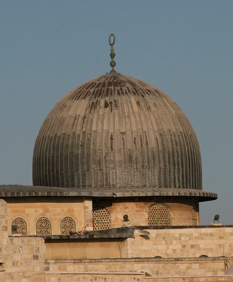 http://www.jerusalemshots.com/i/old_city/Al-Aqsa_Mosque3.jpg